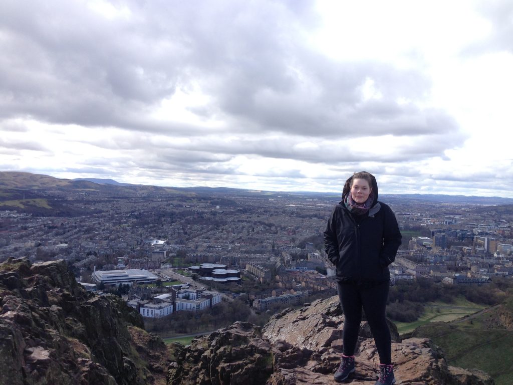 arthurs seat hiking viewpoint edinburgh