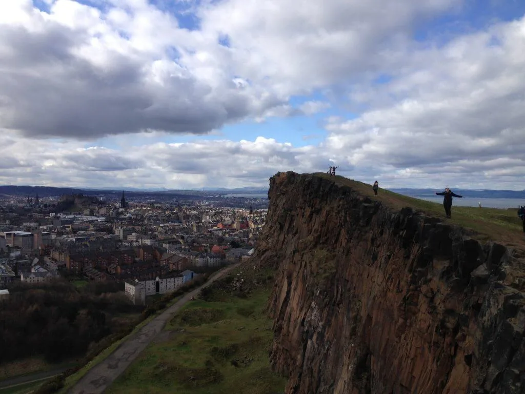 sailsbury crags edinburgh