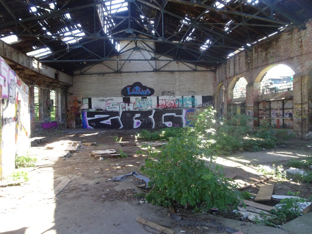 inside abandoned german state railway Reichsbahnausbesserungswerk