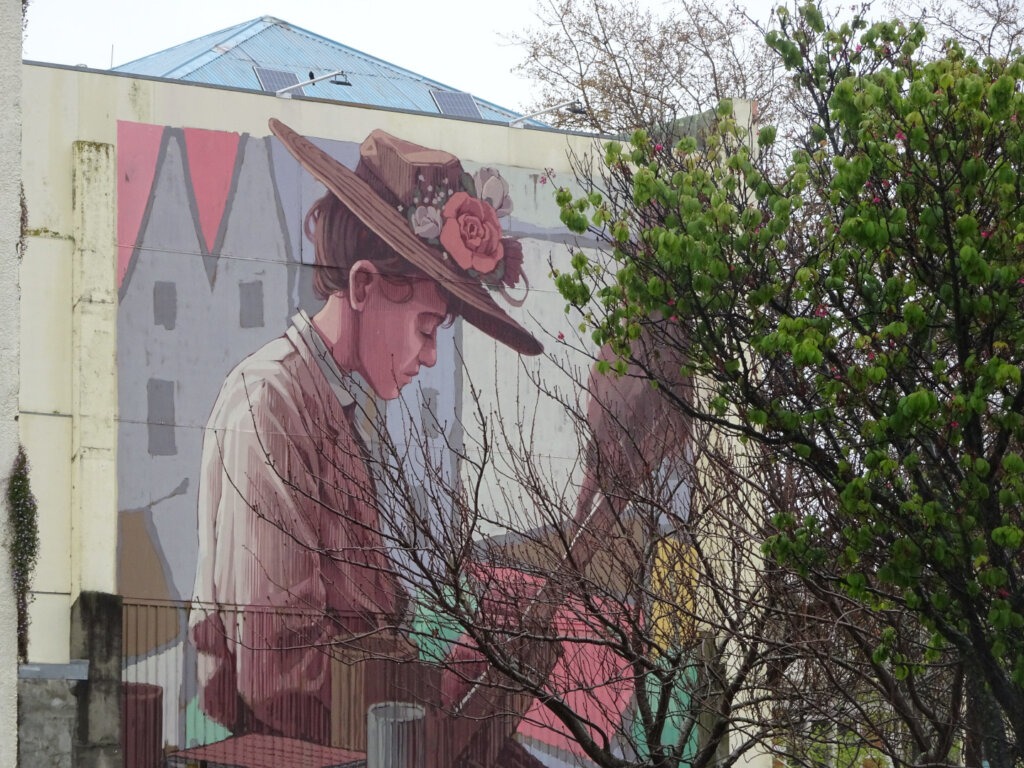 pat perry mural in whanganui