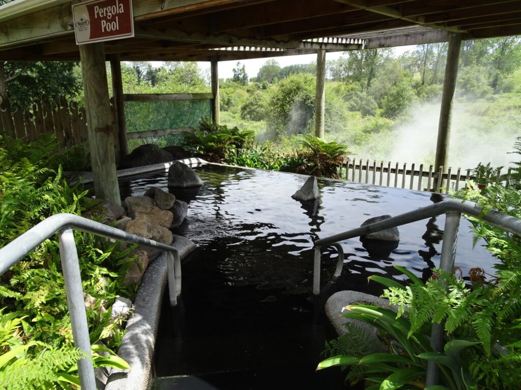 pergola hot pool waikete valley thermal hot pools springs north island new zealand