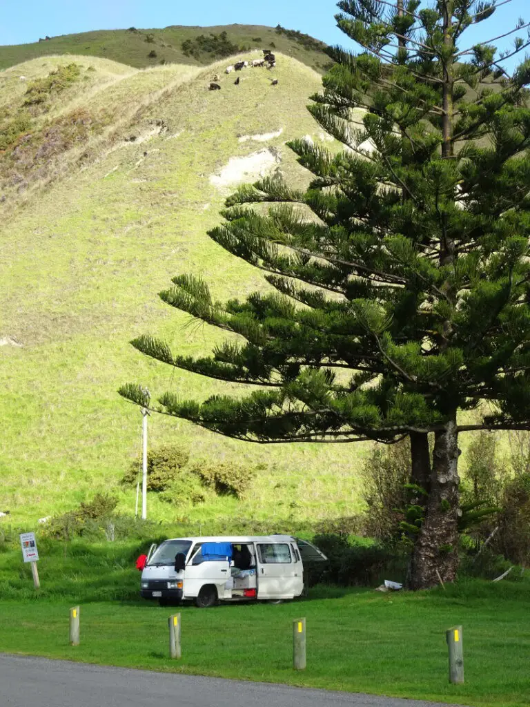 freedom camping east cape mahia peninsula new zealand finding campervans to buy for sale in new zealand