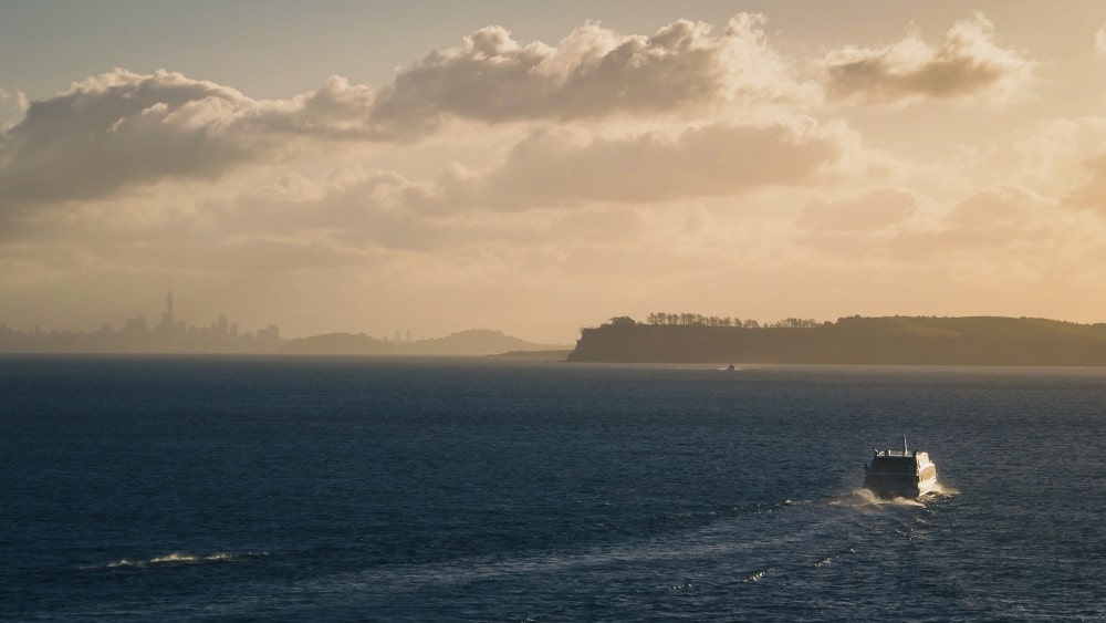 ferry travelling to waiheke island from auckland