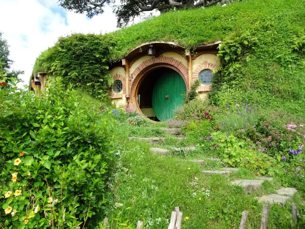 hobbiton movie set must do experience north island new zealand