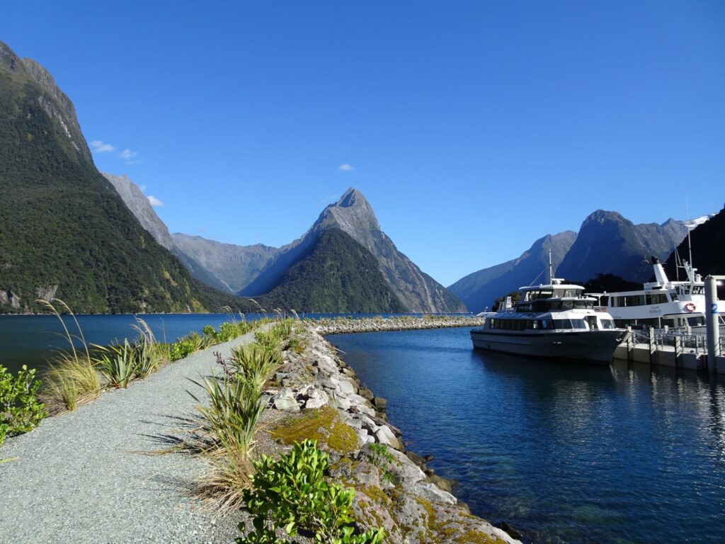 milford sound cruise company mitre peak boat