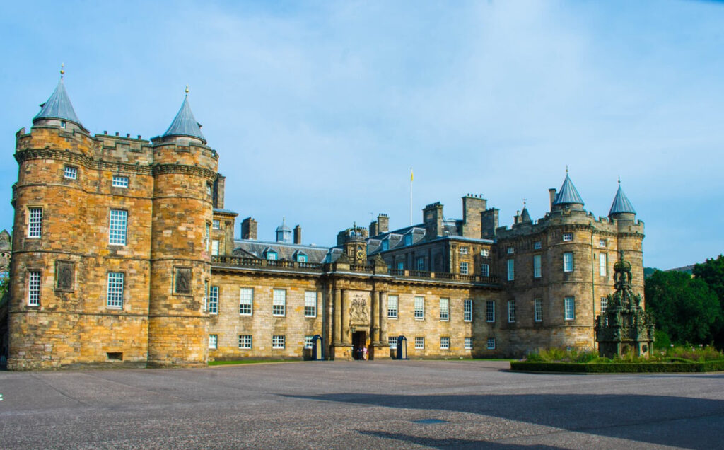 palace of holyroodhouse edinburgh