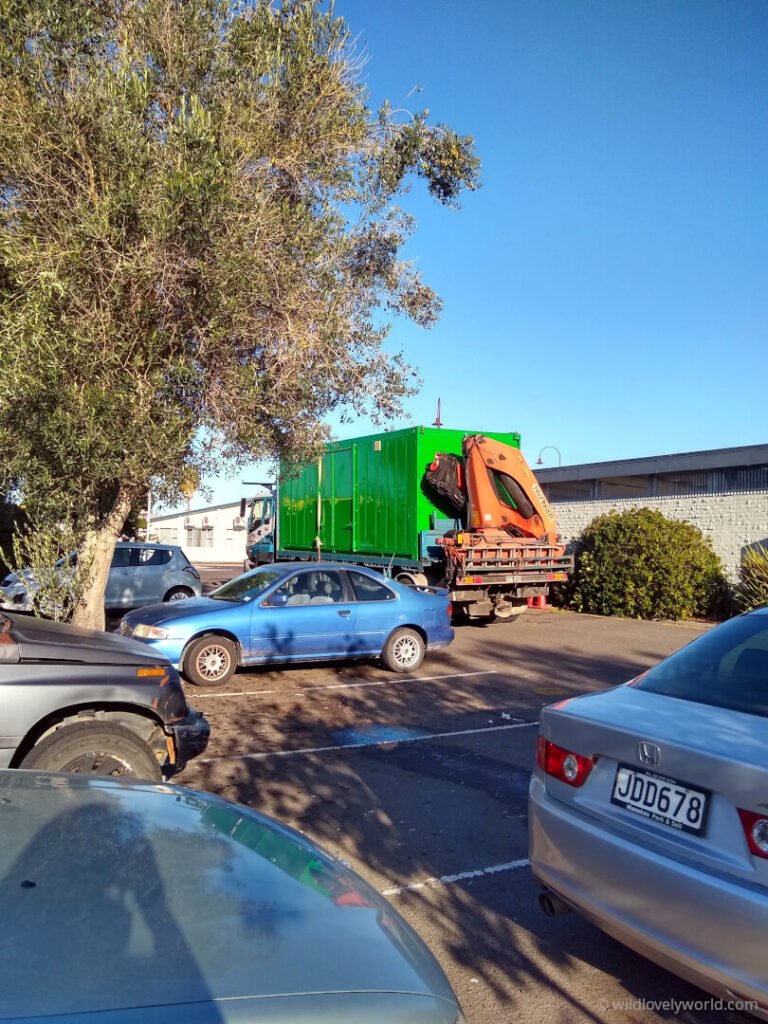te puke freedom camp - tow truck taking away the free showers!